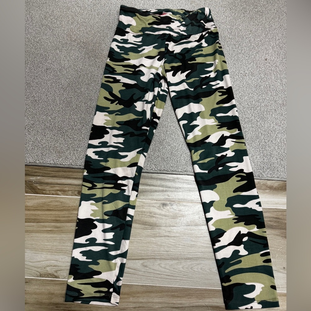 Camo print leggings